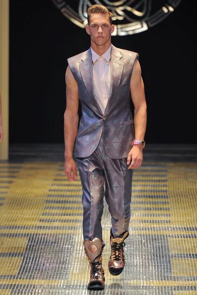 Look 43